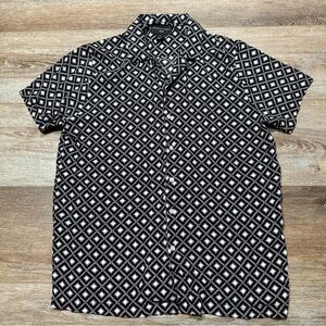 Stylish Black and White Diamond Pattern Shirt
